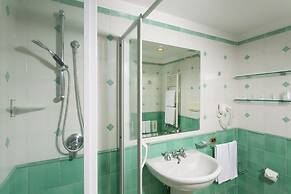 Lloyd's Baia Hotel