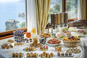 Lloyd's Baia Hotel