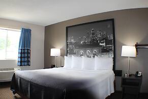 Super 8 by Wyndham Gardner