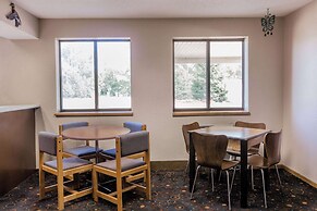 Super 8 by Wyndham Madison