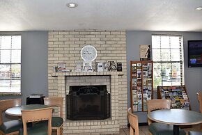 Super 8 by Wyndham Fredericksburg