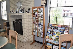 Super 8 by Wyndham Fredericksburg