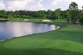 GreenLinks Golf Villas at Lely Resort