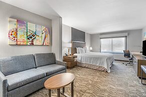 Best Western Valencia/Six Flags Inn & Suites