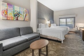 Best Western Valencia/Six Flags Inn & Suites