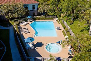 Best Western Valencia/Six Flags Inn & Suites