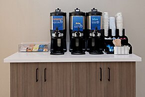 Best Western Valencia/Six Flags Inn & Suites