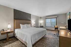 Best Western Valencia/Six Flags Inn & Suites