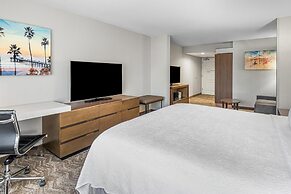 Best Western Valencia/Six Flags Inn & Suites