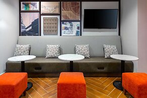 Hampton Inn Buffalo-Williamsville