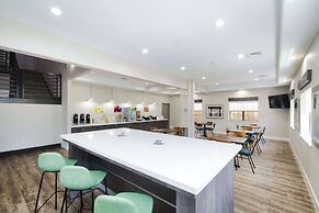 Quality Suites Houston Hobby Airport