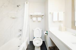 Quality Suites Houston Hobby Airport