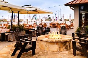 Kemah Boardwalk Inn