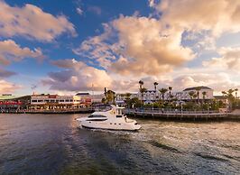 Kemah Boardwalk Inn