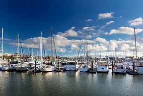 Kemah Boardwalk Inn