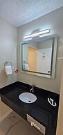 Super 8 by Wyndham Kirkland Lake