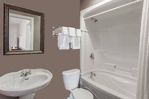 Super 8 by Wyndham Kirkland Lake