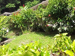 Chez Ophelia Cottage Apartments