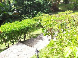 Chez Ophelia Cottage Apartments