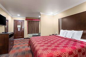 Econo Lodge Inn & Suites Escondido Downtown