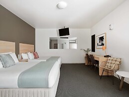 Saint Kilda Beach Hotel (formerly Rydges St Kilda)