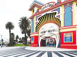 Saint Kilda Beach Hotel