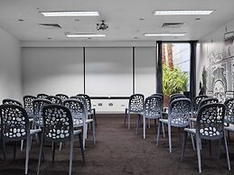 Saint Kilda Beach Hotel (formerly Rydges St Kilda)