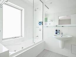 Saint Kilda Beach Hotel (formerly Rydges St Kilda)