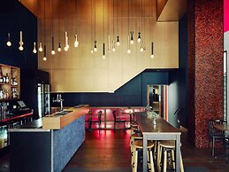 Saint Kilda Beach Hotel