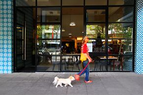 Saint Kilda Beach Hotel (formerly Rydges St Kilda)