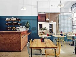 Saint Kilda Beach Hotel