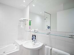 Saint Kilda Beach Hotel (formerly Rydges St Kilda)