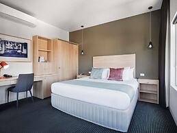 Saint Kilda Beach Hotel