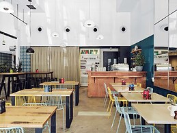 Saint Kilda Beach Hotel