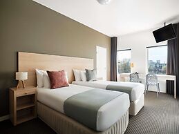 Saint Kilda Beach Hotel