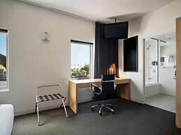 Saint Kilda Beach Hotel (formerly Rydges St Kilda)