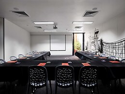 Saint Kilda Beach Hotel