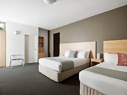 Saint Kilda Beach Hotel (formerly Rydges St Kilda)