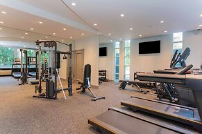 Sandman Signature Surrey-Guildford Suites