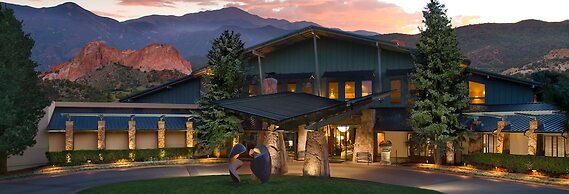 Garden of the Gods Resort and Club