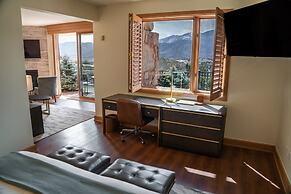 Garden of the Gods Resort and Club