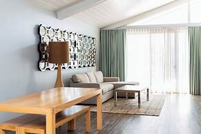 Lakehouse Resort