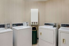 Mainstay Suites Airport