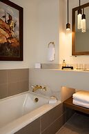 Rusty Parrot Lodge and Spa