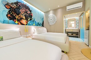 Trupial Hotel & Casino