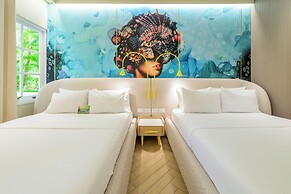 Trupial Hotel & Casino