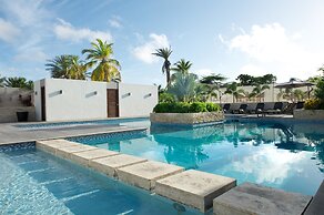 Trupial Hotel & Casino