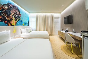 Trupial Hotel & Casino