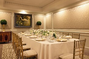 Market Pavilion Hotel