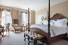 Market Pavilion Hotel